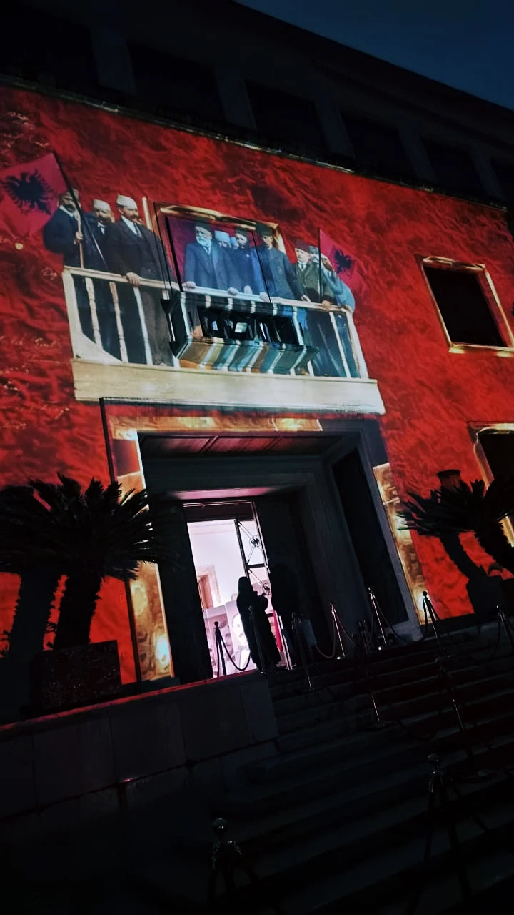 Palace of Brigades — exterior mapping — actual photograph